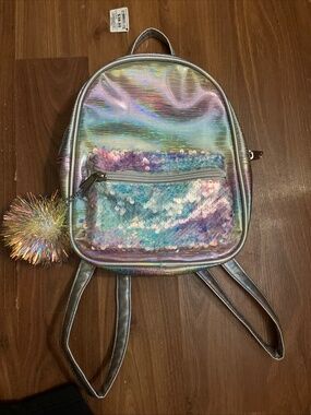 lululemon city adventurer backpack reddit Love the Micro City Adventurer Backpack *Club Patch, but why did they have  to get rid of the top handle? : r/lululemon
